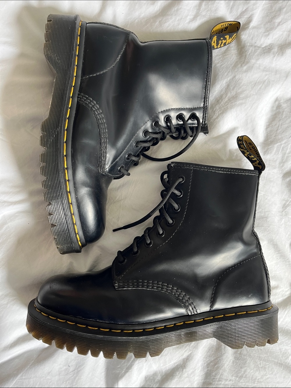 Dr. Martens 1460 BEX SMOOTH LEATHER LACE UP BOOTS